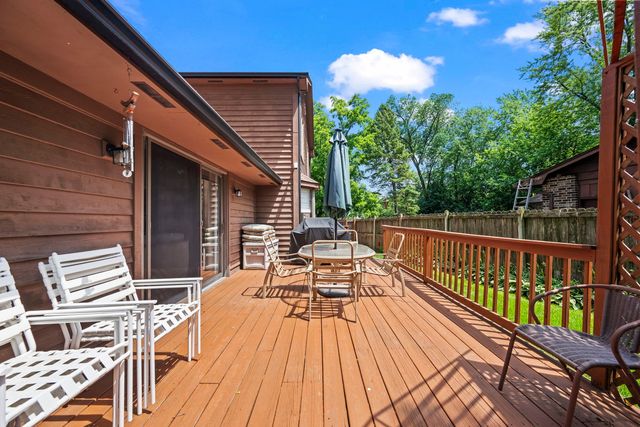 23880 N Overhill Drive, Lake Zurich, IL 60047