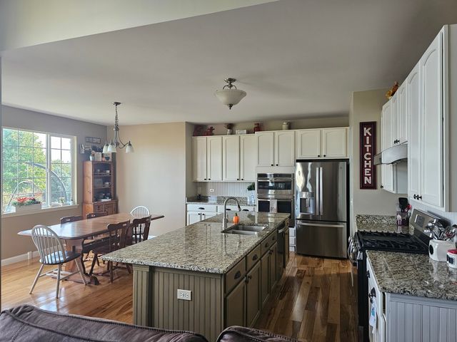 6508 Waterford Drive, Mchenry, IL 60050