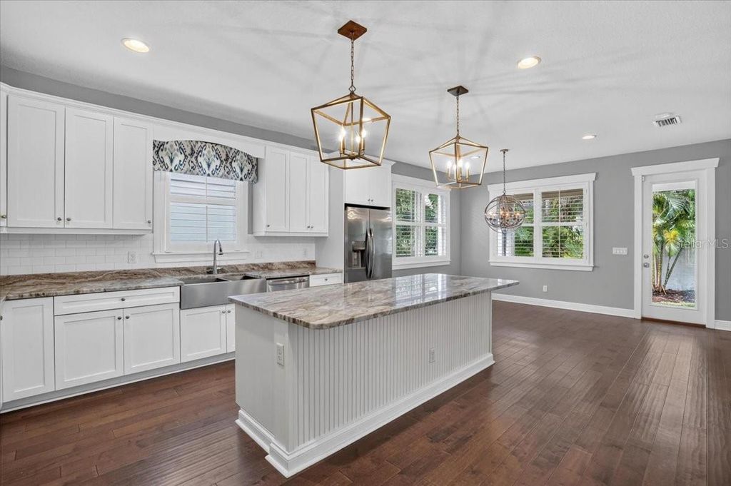 Image 11 of property listing at 3615 W RENELLIE CIRCLE, Tampa, FL 33629