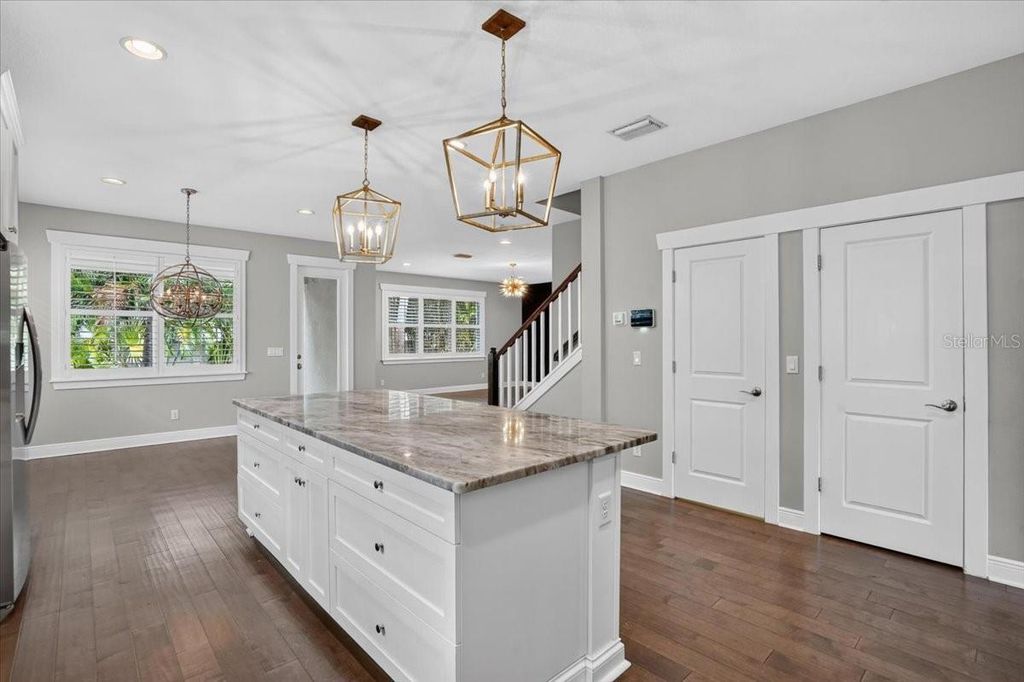 Image 12 of property listing at 3615 W RENELLIE CIRCLE, Tampa, FL 33629