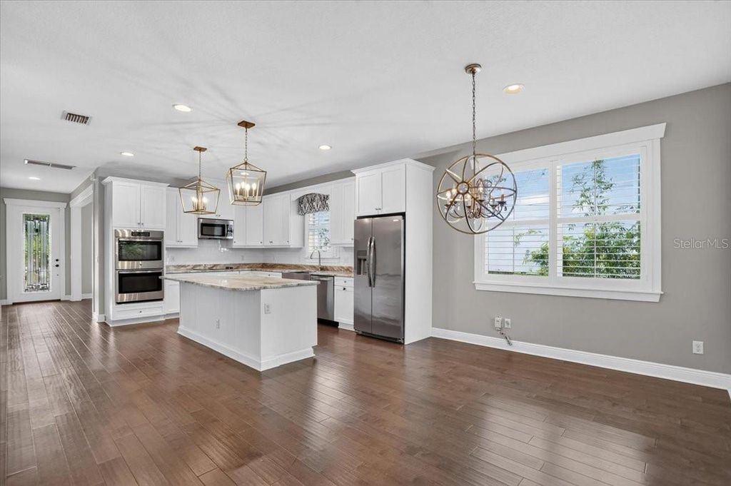 Image 13 of property listing at 3615 W RENELLIE CIRCLE, Tampa, FL 33629