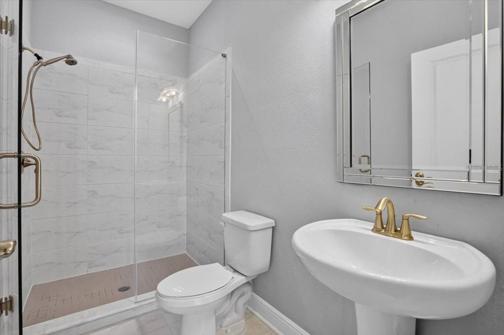 Image 24 of property listing at 3615 W RENELLIE CIRCLE, Tampa, FL 33629