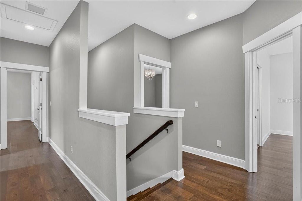 Image 25 of property listing at 3615 W RENELLIE CIRCLE, Tampa, FL 33629