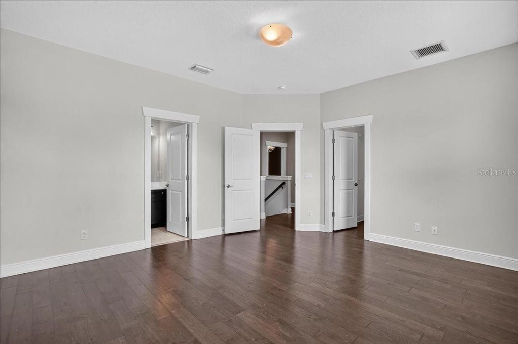 Image 27 of property listing at 3615 W RENELLIE CIRCLE, Tampa, FL 33629