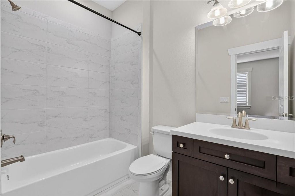Image 28 of property listing at 3615 W RENELLIE CIRCLE, Tampa, FL 33629