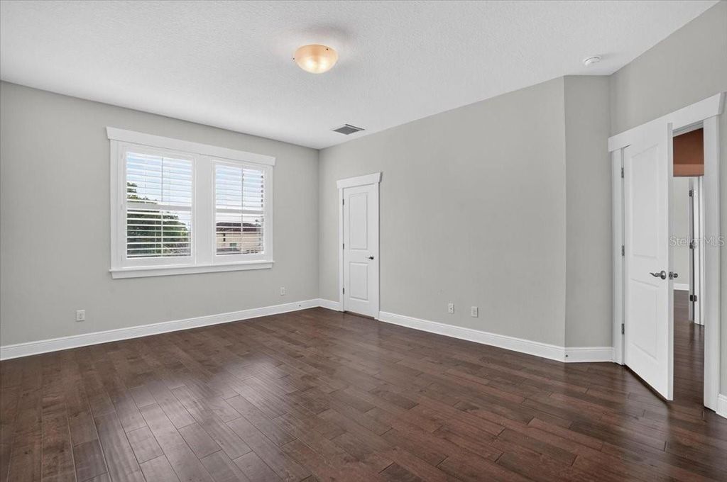 Image 29 of property listing at 3615 W RENELLIE CIRCLE, Tampa, FL 33629