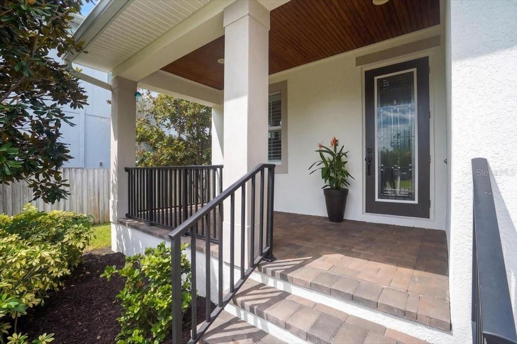 Image 4 of property listing at 3615 W RENELLIE CIRCLE, Tampa, FL 33629