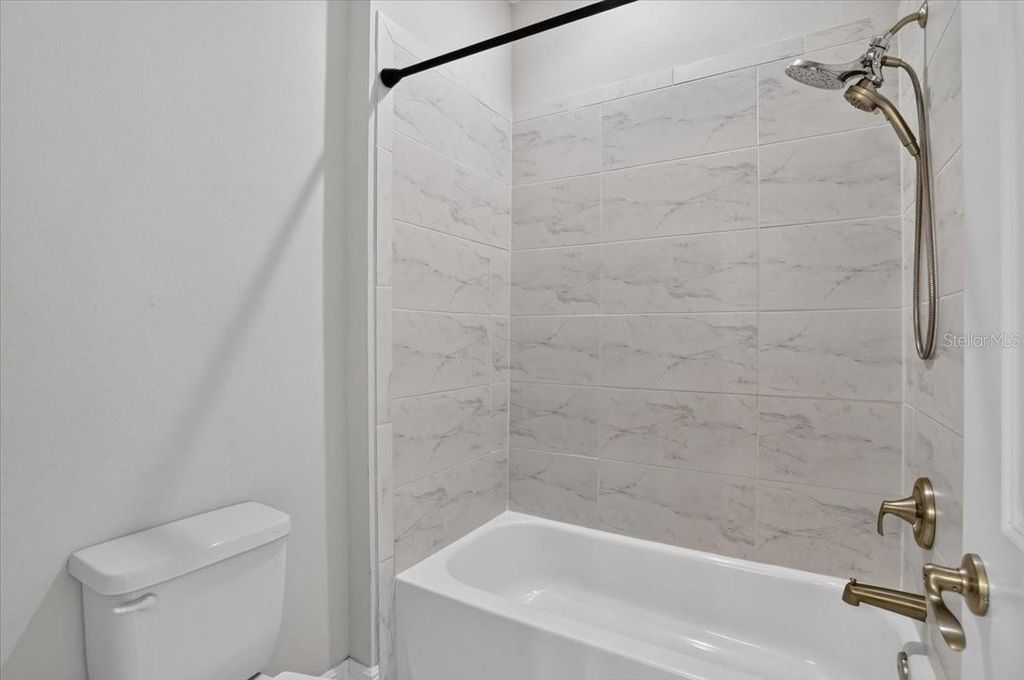 Image 33 of property listing at 3615 W RENELLIE CIRCLE, Tampa, FL 33629
