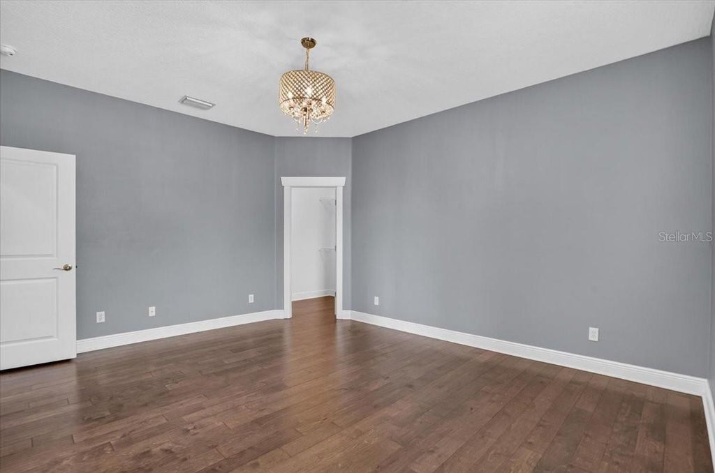 Image 35 of property listing at 3615 W RENELLIE CIRCLE, Tampa, FL 33629