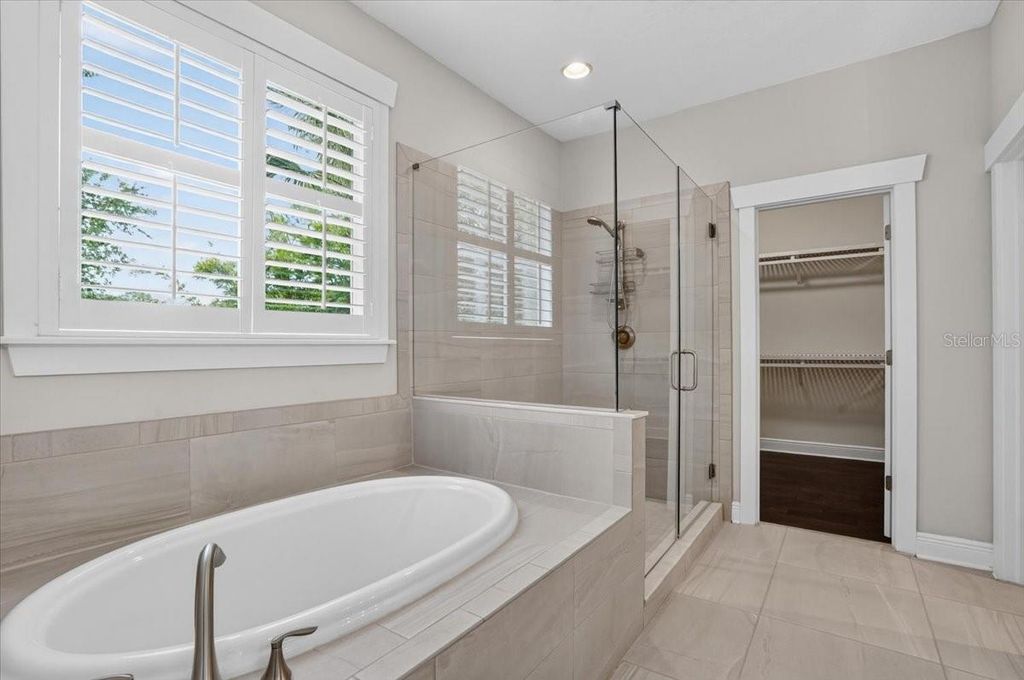 Image 39 of property listing at 3615 W RENELLIE CIRCLE, Tampa, FL 33629