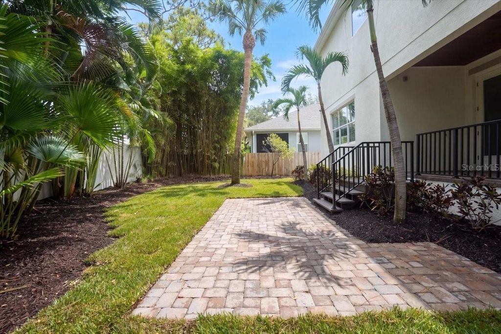 Image 44 of property listing at 3615 W RENELLIE CIRCLE, Tampa, FL 33629