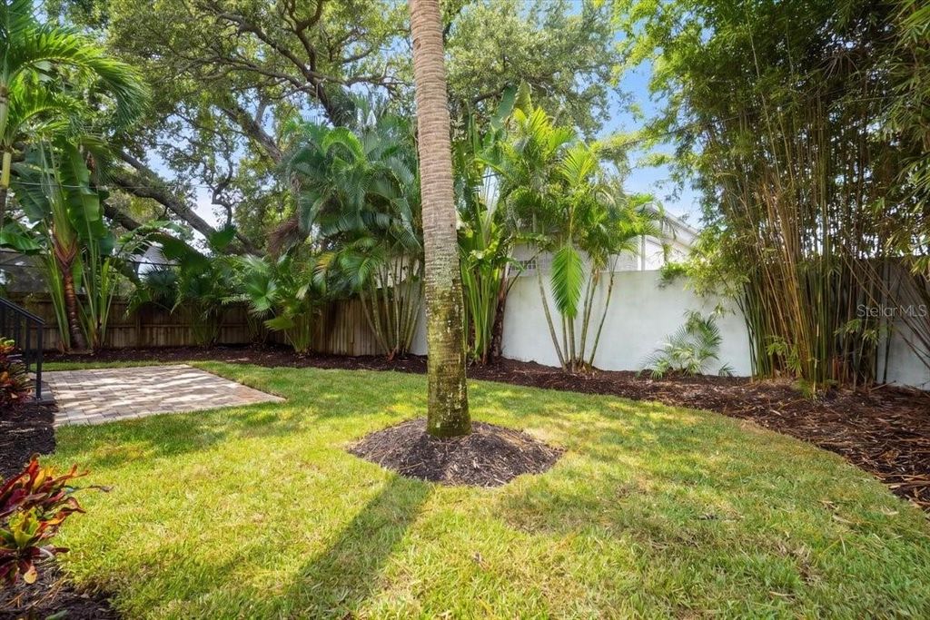 Image 45 of property listing at 3615 W RENELLIE CIRCLE, Tampa, FL 33629
