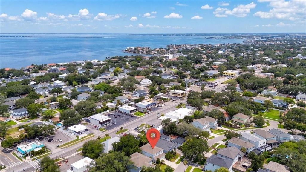 Image 49 of property listing at 3615 W RENELLIE CIRCLE, Tampa, FL 33629