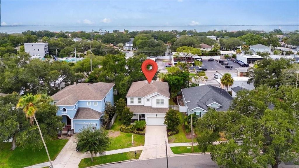 Image 50 of property listing at 3615 W RENELLIE CIRCLE, Tampa, FL 33629