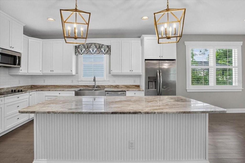 Image 9 of property listing at 3615 W RENELLIE CIRCLE, Tampa, FL 33629