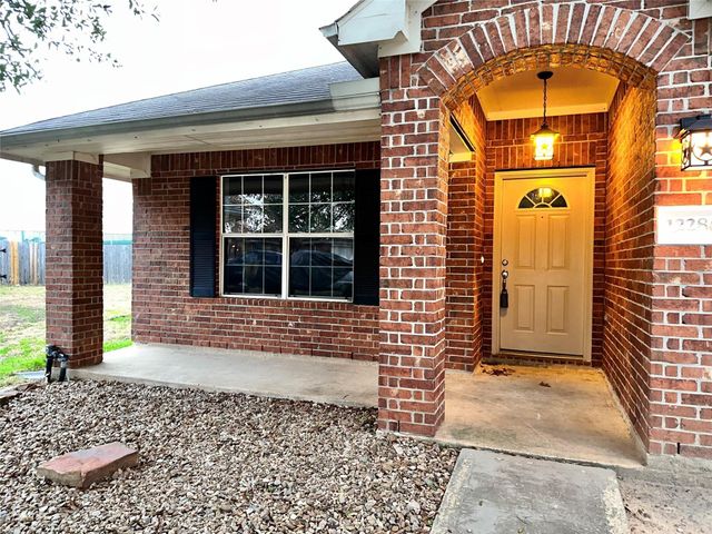 12286 Noco Drive, Tomball, TX 77375