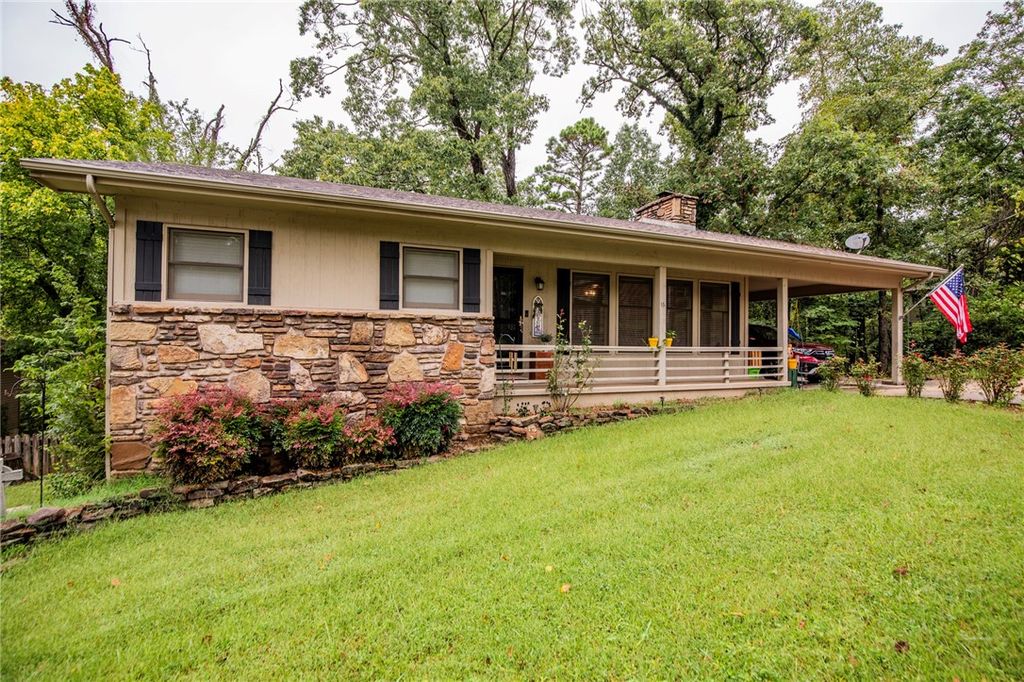 16 Coverack Lane, Bella Vista, AR 72714