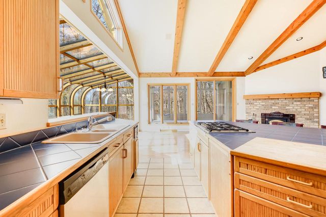 2128 Hunters Ridge COURT, Manitowoc, WI 54220