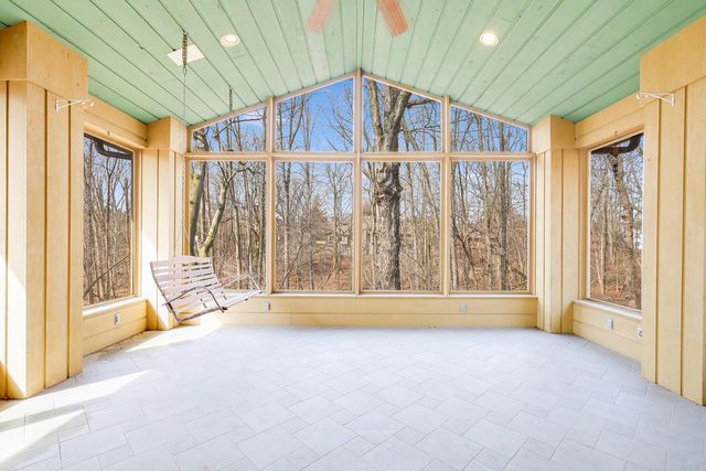 2128 Hunters Ridge COURT, Manitowoc, WI 54220