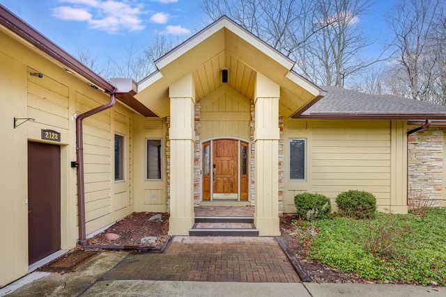 2128 Hunters Ridge COURT, Manitowoc, WI 54220