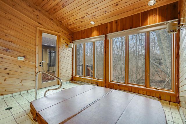 2128 Hunters Ridge COURT, Manitowoc, WI 54220
