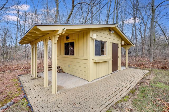 2128 Hunters Ridge COURT, Manitowoc, WI 54220