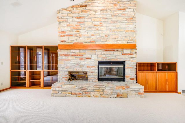 2128 Hunters Ridge COURT, Manitowoc, WI 54220