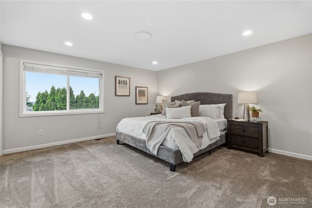 2017 Jones Circle SE, Renton, WA 98055