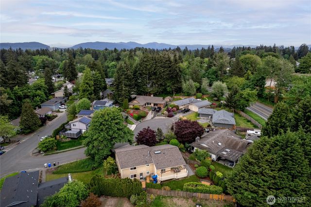 2017 Jones Circle SE, Renton, WA 98055
