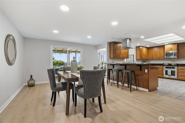 2017 Jones Circle SE, Renton, WA 98055