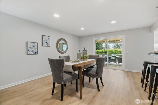 2017 Jones Circle SE, Renton, WA 98055