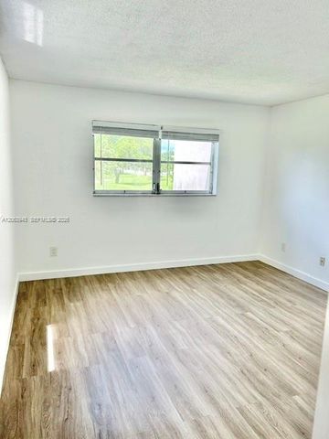 2431 SW 82nd Ave 204, Davie, FL 33324
