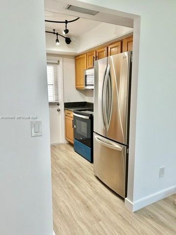2431 SW 82nd Ave 204, Davie, FL 33324