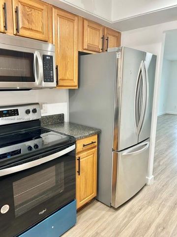2431 SW 82nd Ave 204, Davie, FL 33324
