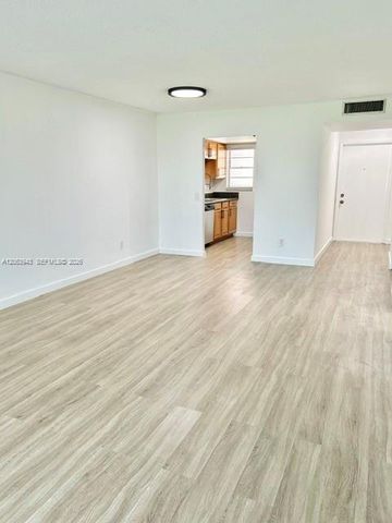 2431 SW 82nd Ave 204, Davie, FL 33324