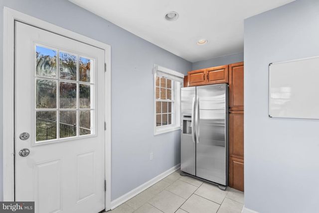 2325 FAIRVIEW TER, Alexandria, VA 22303