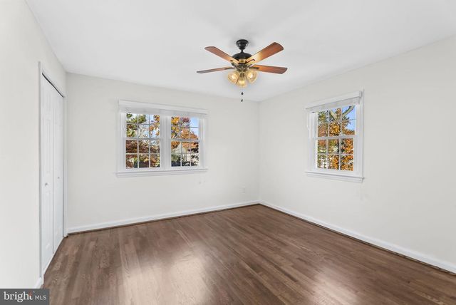 2325 FAIRVIEW TER, Alexandria, VA 22303