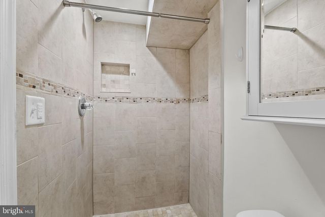 2325 FAIRVIEW TER, Alexandria, VA 22303