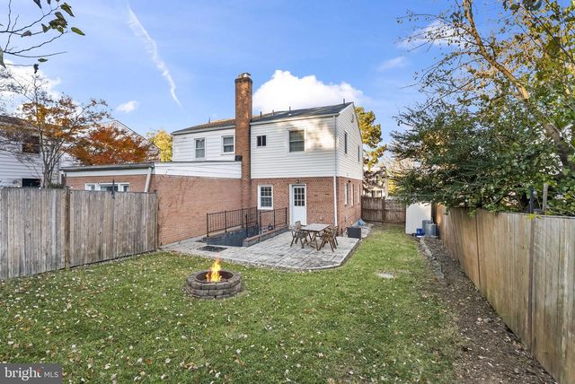 2325 FAIRVIEW TER, Alexandria, VA 22303