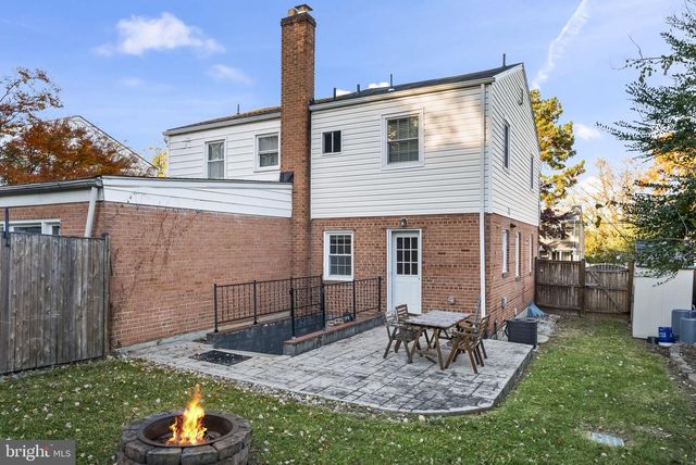 2325 FAIRVIEW TER, Alexandria, VA 22303