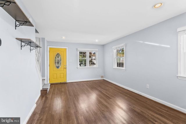 2325 FAIRVIEW TER, Alexandria, VA 22303