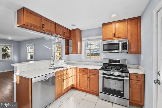 2325 FAIRVIEW TER, Alexandria, VA 22303