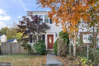 2325 FAIRVIEW TER, Alexandria, VA 22303