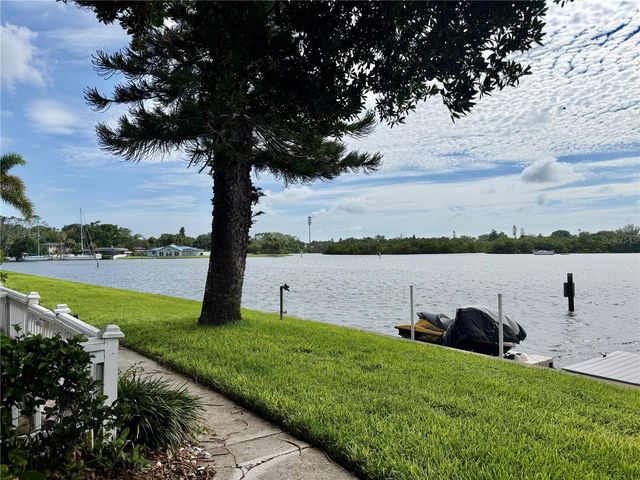 3751 POMPANO DRIVE SE 3751, St Petersburg, FL 33705