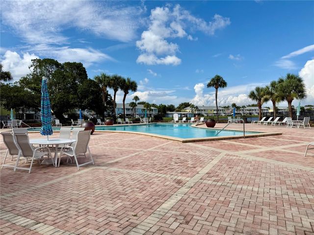 3751 POMPANO DRIVE SE 3751, St Petersburg, FL 33705