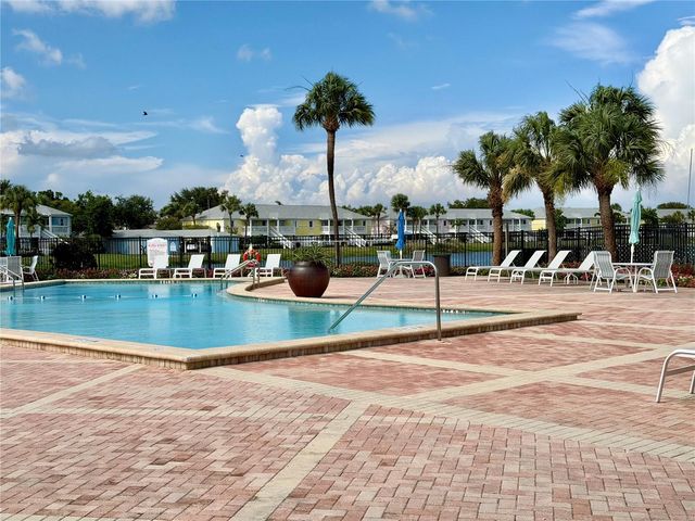 3751 POMPANO DRIVE SE 3751, St Petersburg, FL 33705