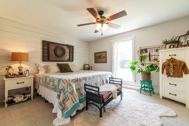 5624 E FM 323, Palestine, TX 75801