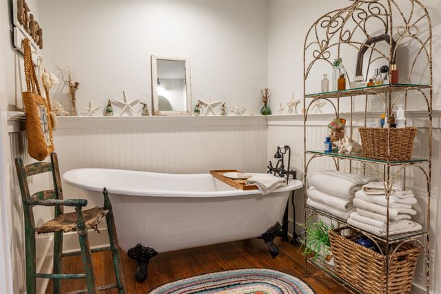 5624 E FM 323, Palestine, TX 75801