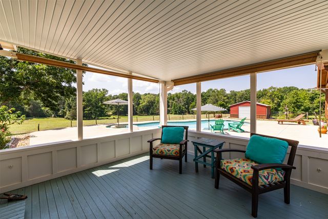 5624 E FM 323, Palestine, TX 75801