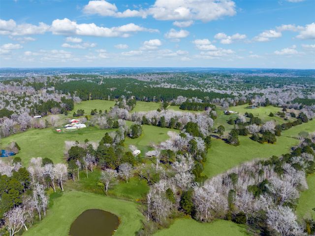 5624 E FM 323, Palestine, TX 75801